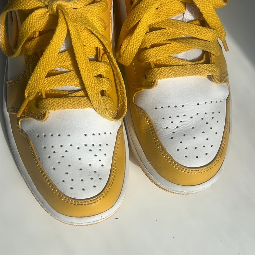 Nike Air Jordan 1 Low mustard white two tone Sneakers size 7.5 - Picture 12 of 12